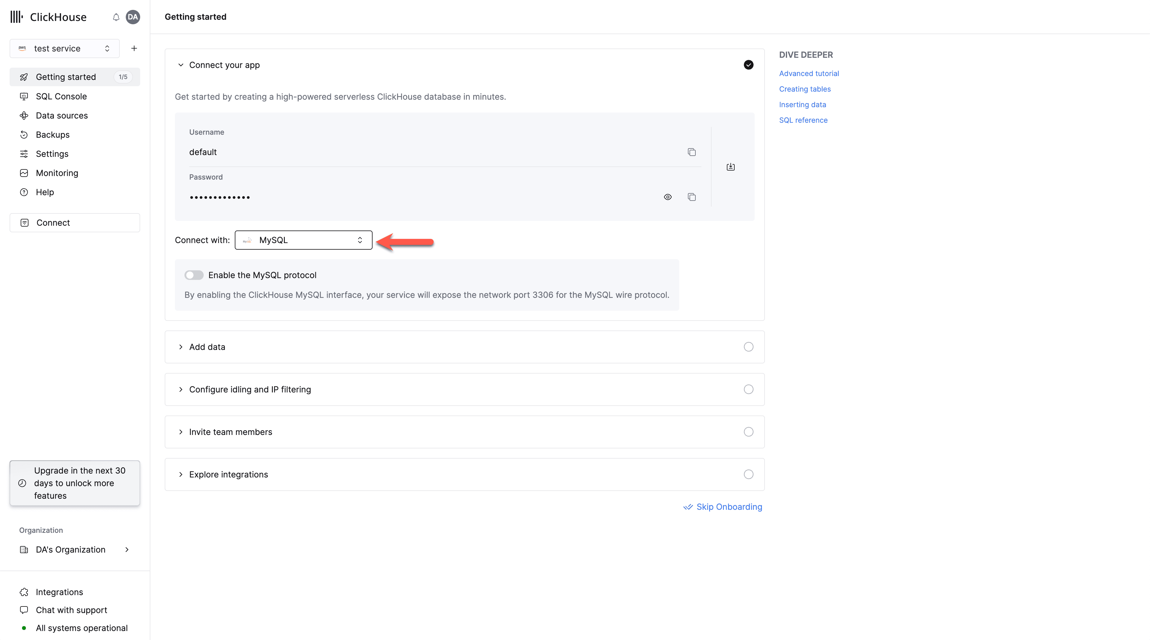 Écran des identifiants ClickHouse Cloud affichant le menu déroulant de sélection de l’interface MySQL